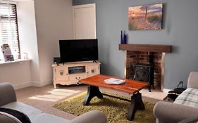 Seaforth Cottage -Dog Friendly, Historical Fishertown, Central Location